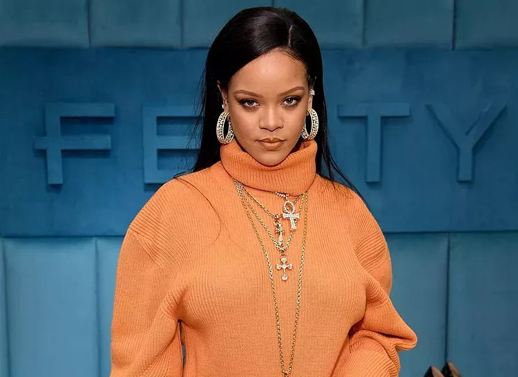 Бренд одежды Рианны Fenty прекратил свое существование