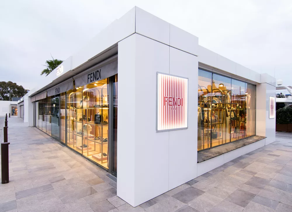 Fendi открывает два бутика на пляжных курортах Испании
