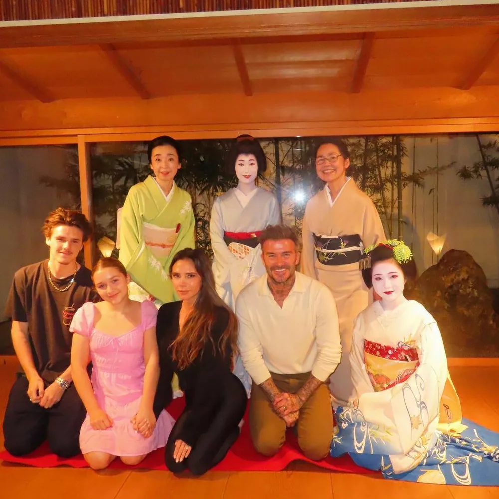 Семейство Бекхэмов в Японии