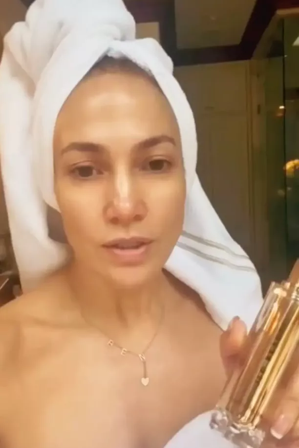 Как выглядит 53-летняя Дженнифер Лопес без макияжа