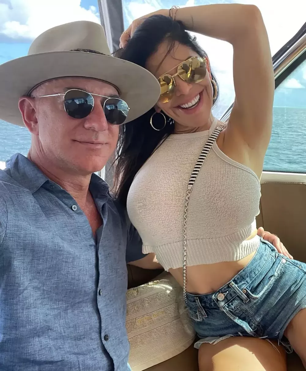 Джеффа Безоса и его возлюбленную Лорен Санчес заметили на свидании в Майами