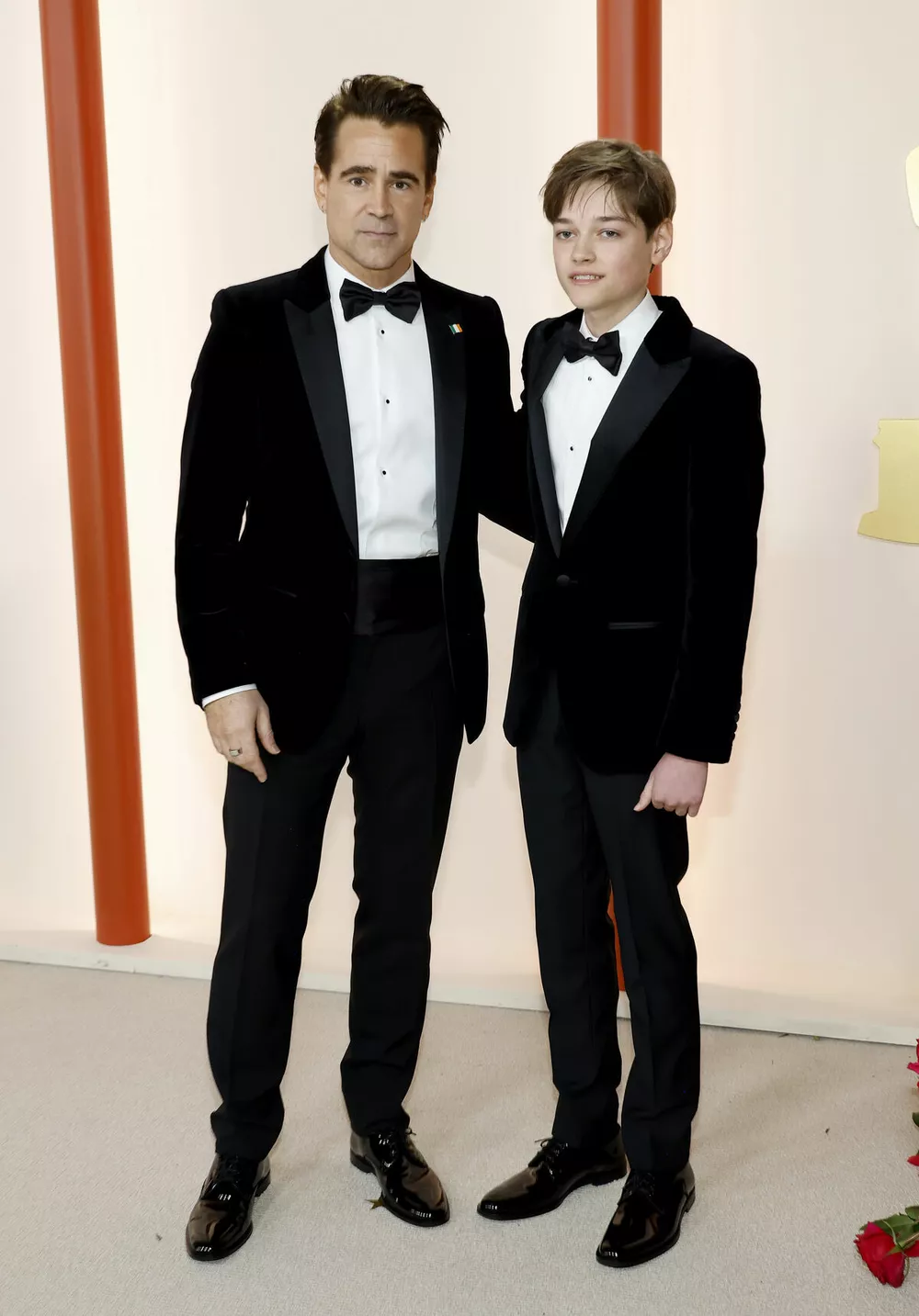 Фото дня: Колин Фаррелл с сыном в одинаковых костюмах на премии Оскар