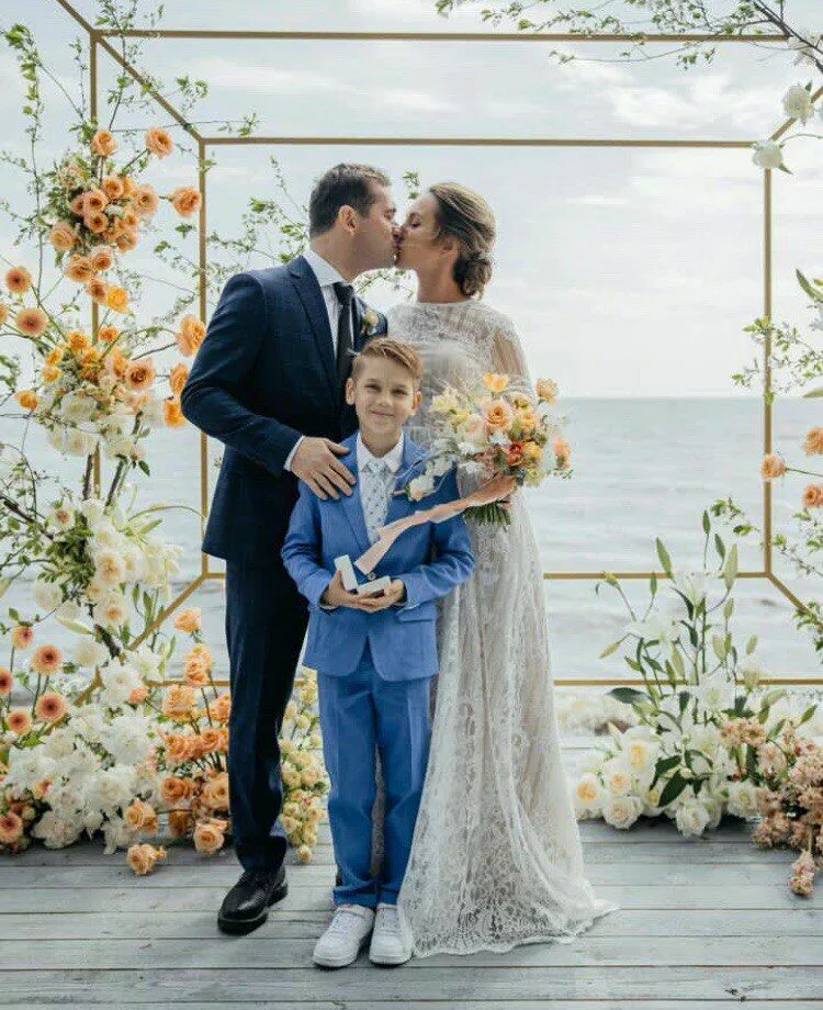 Александр Кержаков показал фото со свадьбы с Евгенией Ледащевой