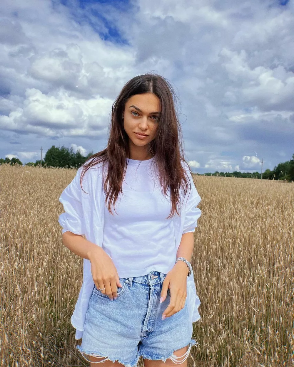 Белорусская модель Женя Катава впервые стала мамой