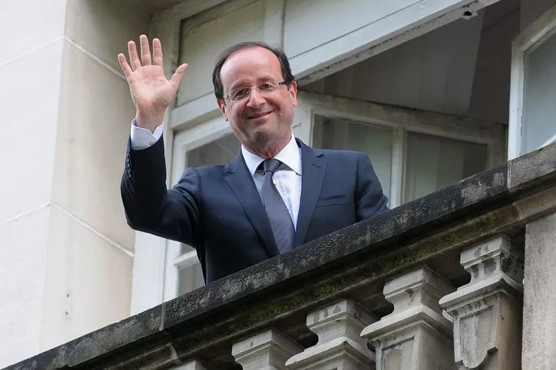 Экс-президент Франции Франсуа Олланд впервые женился в возрасте 67 лет