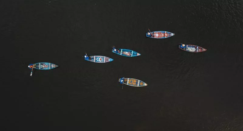 Фестиваль расписных лодок Русская Венеция в Холуе