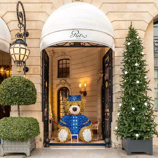 Сказочный рождественский декор в знаменитых отелях Парижа