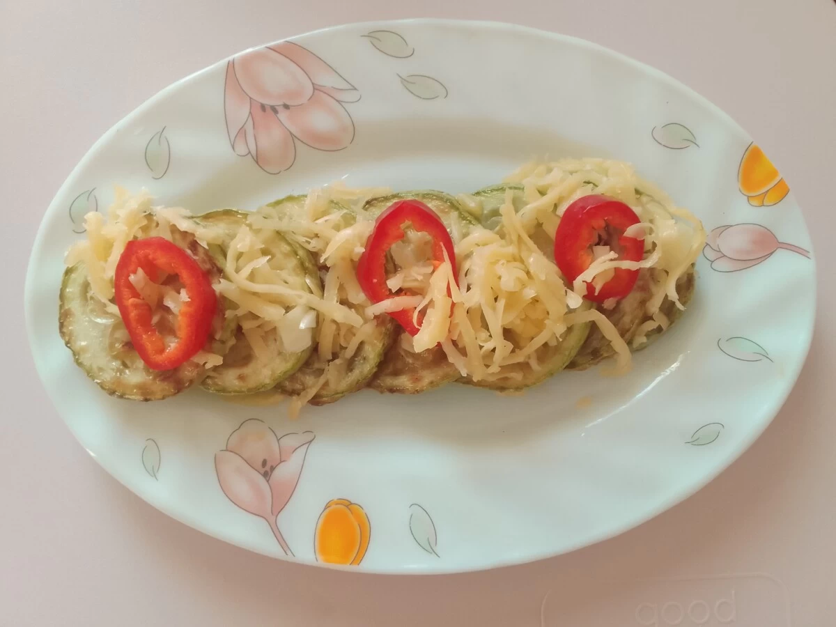 Закуска из жареных кабачков с сыром и чесноком